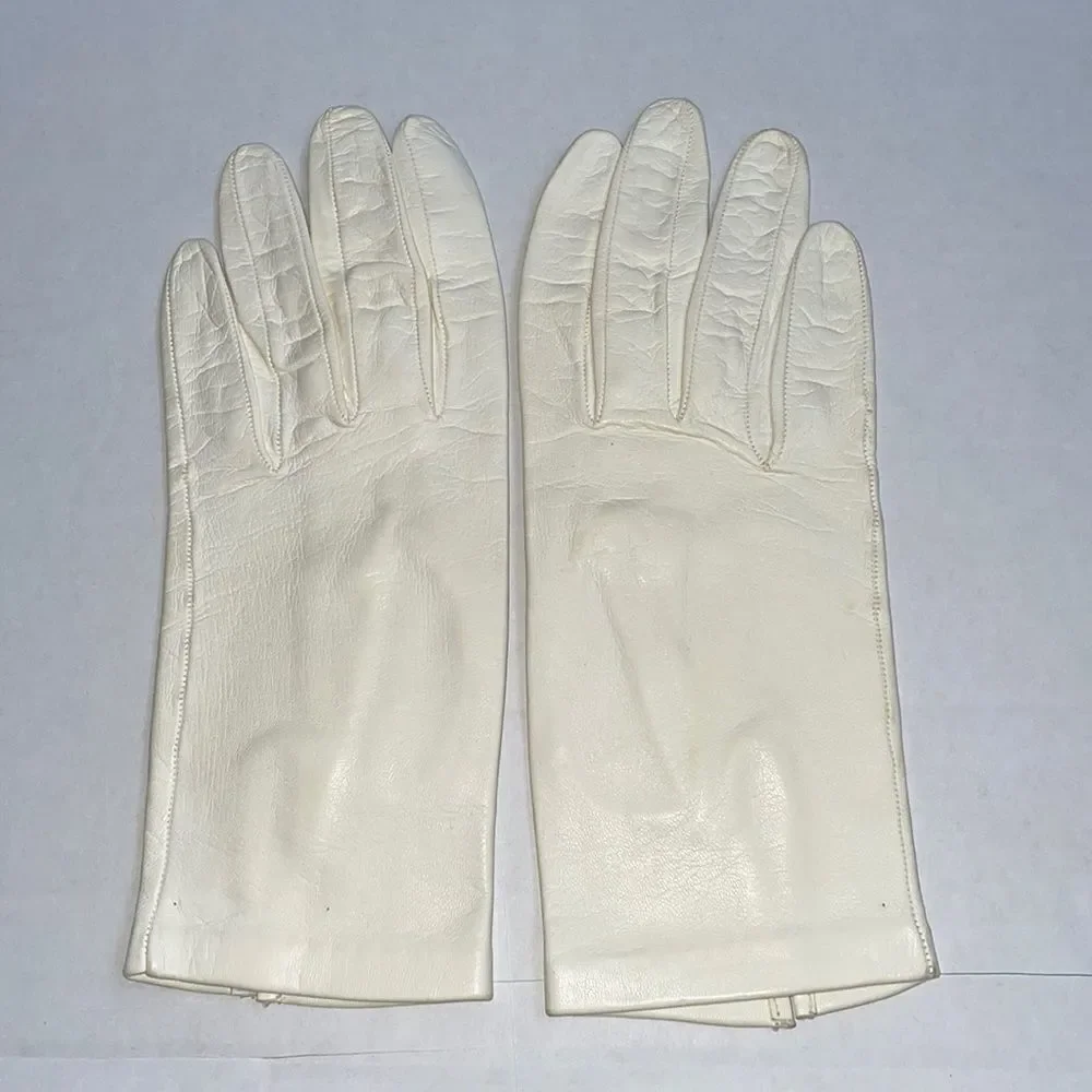 Vtg Lavabile cream colored leather gloves
